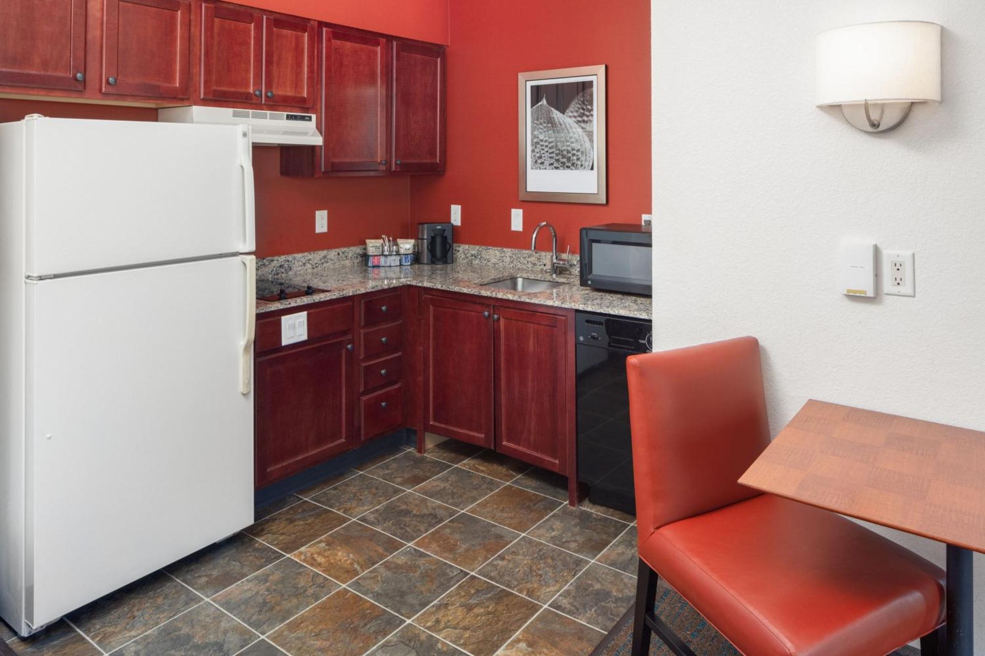Residence Inn By Marriott Wichita East At Plazzio Exterior photo